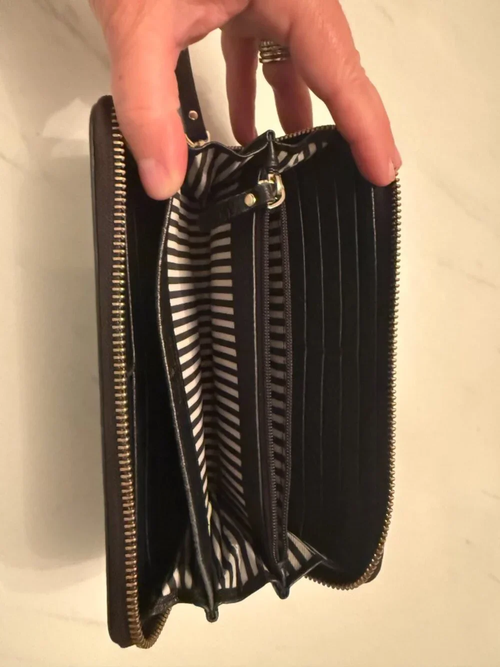 Kate Spade Zip Around Wallet